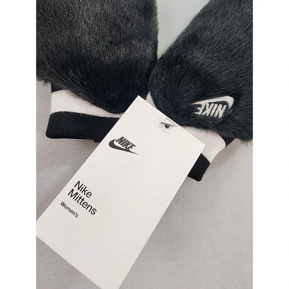 Nike Mittens Gloves Womens XS/S Faux Fur Black White 88084 N.100.2626.091.2S